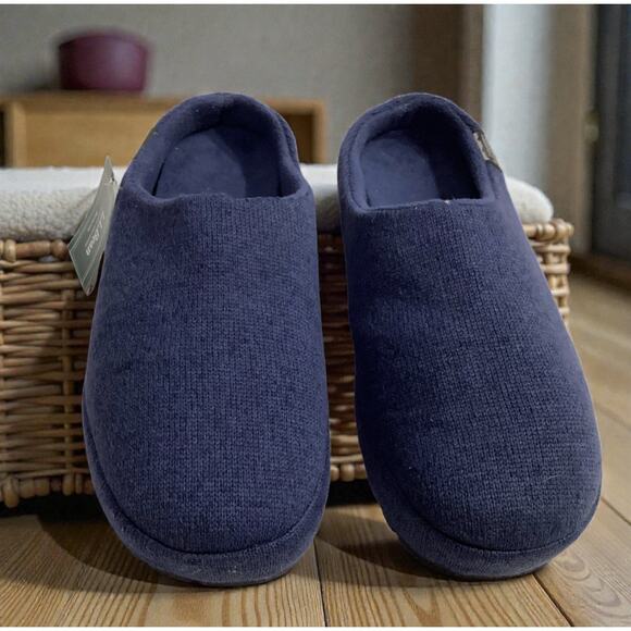 L.L.Bean Sweater Fleece Slipper Scuff in a navy blue color size 8 - Picture 1 of 4